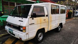 Selling White Mitsubishi L300 2008 in Bacoor