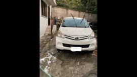 White Toyota Avanza 2014 for sale in Valenzuela