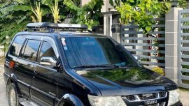 Selling Black Isuzu Crosswind 2006 in Bacolod