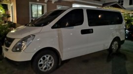 Selling White Hyundai Grand Starex 2012 in Silang