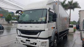 Truck 6 wheelers 27 feet Mitsubishi 