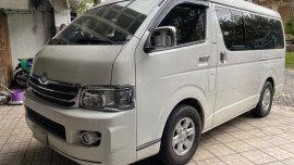 White Toyota Hiace Super Grandia 2007 for sale in Quezon