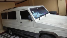 Selling White Toyota Tamaraw 2000 in Quezon