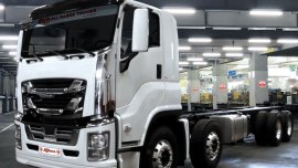 SELLING BRAND NEW ISUZU GIGA CYH 8X4 RIGID TRUCK CAB & CHASSIS 32 FEET
