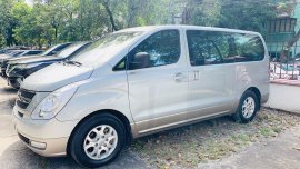 Selling Brightsilver Hyundai Grand Starex 2014 in Muntinlupa
