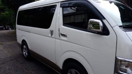 Selling White Toyota Grandia 2016 in Cainta