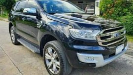 Selling Black Ford Everest 2016 in Alicia