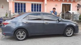 Selling Blue Toyota Corolla Altis 2014 in Manila