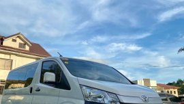 White Toyota Hiace 2019 for sale in Taytay