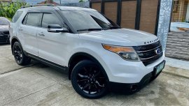 Selling Pearlwhite Ford Explorer 2012 in Malolos
