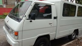 White Mitsubishi L300 2018 for sale in Las Pinas