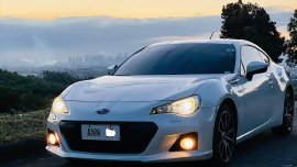 Pearl White Subaru BRZ 2.0 AT (Direct Seller)