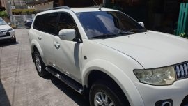Selling White Mitsubishi Montero 2012 in Manila