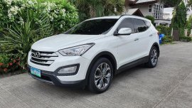 White Hyundai Santa Fe 2014 for sale in Cebu City