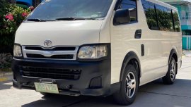 2013 TOYOTA HIACE COMMUTER DIESEL M/T - LOADED