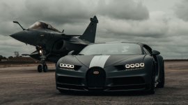 Can the mighty Bugatti Chiron Sport beat a French fighter jet?  