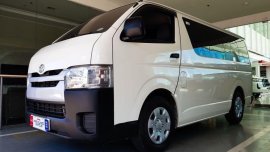 Selling White Toyota Hiace 2020 in Las Pinas