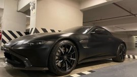 Selling Aston Martin Vantage 2020