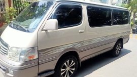 Toyota Hiace Super Grandia 2002 