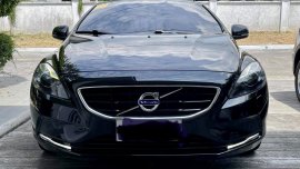 Selling Black 2016 Volvo V40  T4 2.0L AT