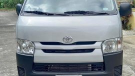 Excellent condition 2020 Hi Ace Commuter 3.0 Diesel with 5 speed manual