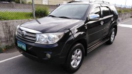 Selling Black Toyota Fortuner 2010 in Manila