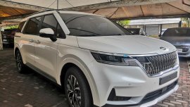 Selling White Kia Carnival 2021