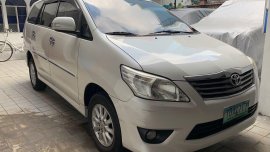 Selling Toyota Innova 2012