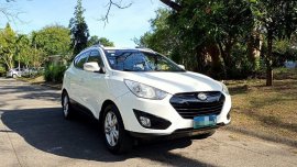 White Hyundai Tucson 2012 