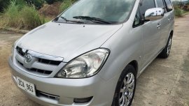 Selling Toyota Innova 2005