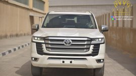(BRAND NEW) 2022 TOYOTA LAND CRUISER LC300 VX-R (DUBAI)