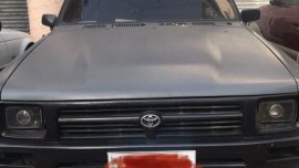 Selling 1987 Toyota Hilux 