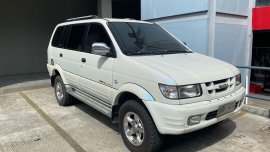 Pearl White Isuzu Crosswind 2003 for sale in Taytay