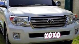 Sell White 2015 Toyota Land Cruiser in Makati