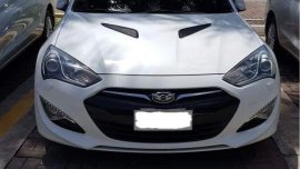 White Hyundai Genesis 2005 for sale in Lapu Lapu