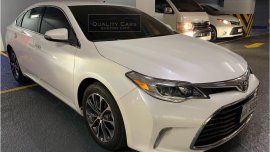 Selling White Toyota Avalon 2016 in Quezon