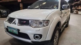 White Mitsubishi Montero 2012 for sale in Makati