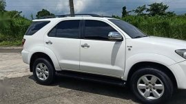 White Toyota Fortuner 2011 for sale in Antipolo