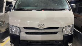 2015 Toyota Hiace Commuter M/T
