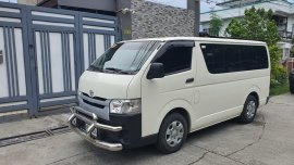2020 Toyota Hi Ace Commuter 3.0L Clear White
