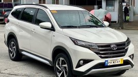 Selling Pearl White Toyota Rush 2021 in Makati