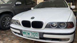 Selling Pearl White Bmw 520I 2000 in Pasay