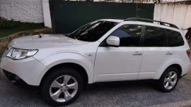 Pearl White Subaru Forester 2010 for sale in Caloocan