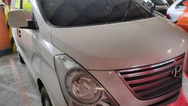 RUSH sale! Silver 2015 Hyundai Starex MPV cheap price