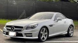 Pearl White Mercedes-Benz SLK350 2014 for sale in Las Pinas