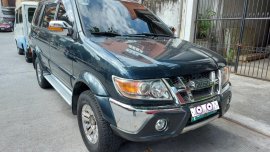 Green Isuzu Sportivo 2010 for sale in Mandaluyong