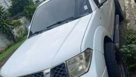  White Nissan Navara 2010 for sale in Automatic