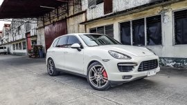 Selling Pearl White Porsche Cayenne 2014 in Quezon