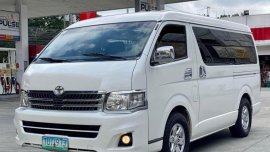 Selling Pearl White Toyota Hiace Super Grandia 2011 in Quezon City