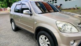 Pearl White Honda CR-V 2006 for sale in Quezon